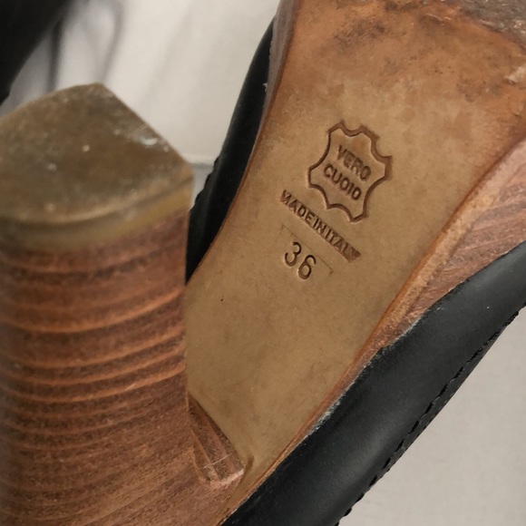 Browns ID heels - Picture 2 of 2